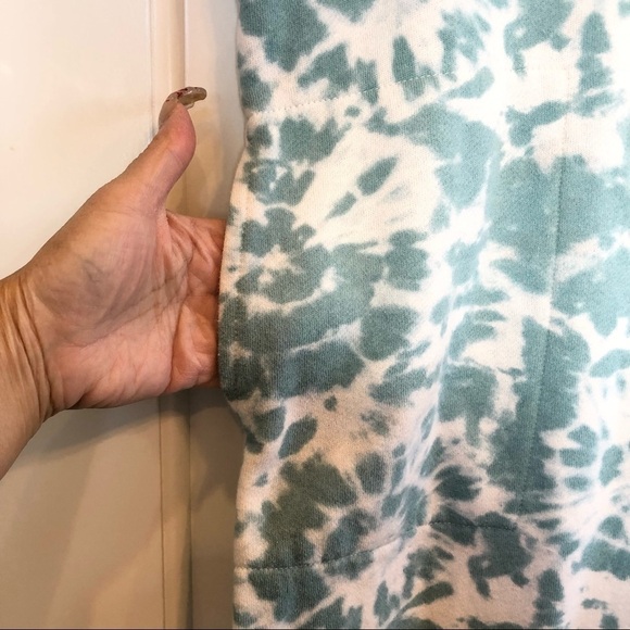 🌈 6/$60, Colsie, Tie Dye Onesie, Blue/White, Medium - Picture 4 of 7